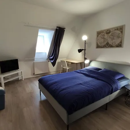 Place Verte - Situe Au Pied Du Musee De Nyaraló *