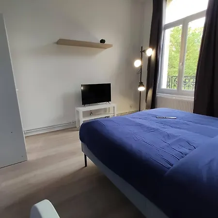 Place Verte - Situe Au Pied Du Musee De *