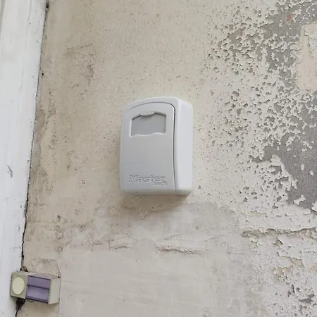 Place Verte - Situe Au Pied Du Musee De Nyaraló *