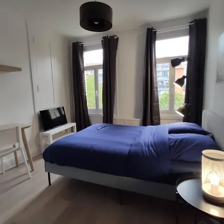 Place Verte - Situe Au Pied Du Musee De Valenciennes