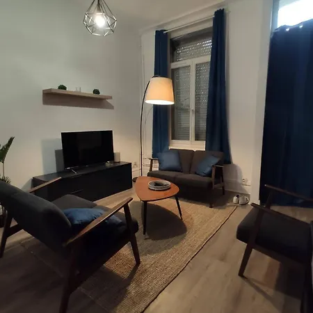 Place Verte - Situe Au Pied Du Musee De *