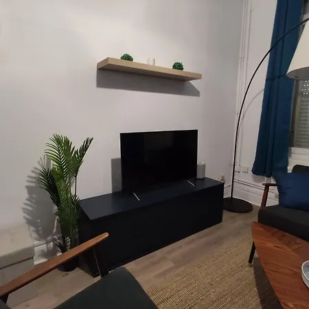 Place Verte - Situe Au Pied Du Musee De Valenciennes